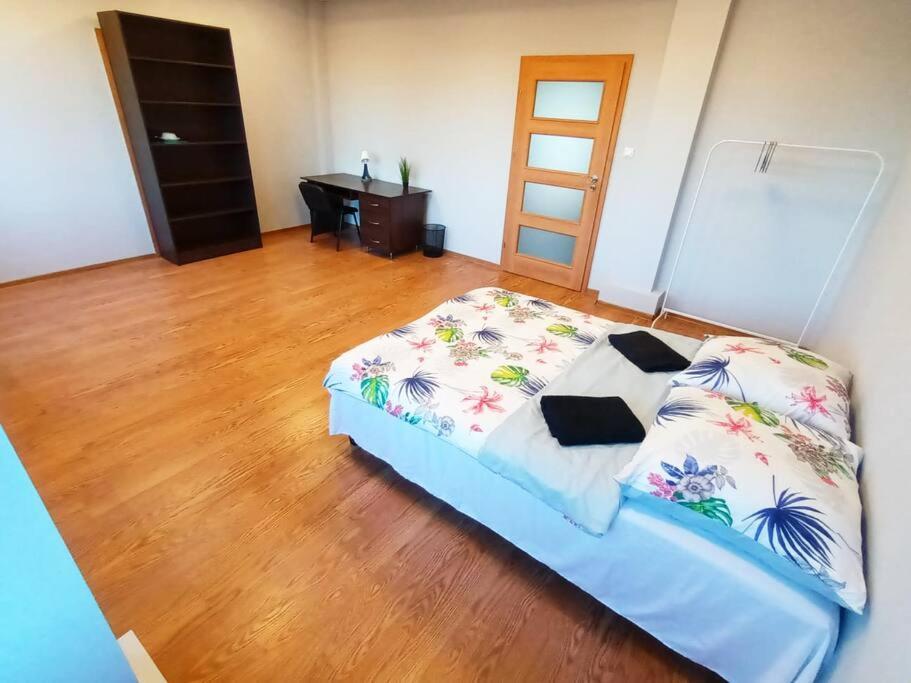 Fantastic Zg - S4 Pokoj 204 Zielona Gora  Luaran gambar